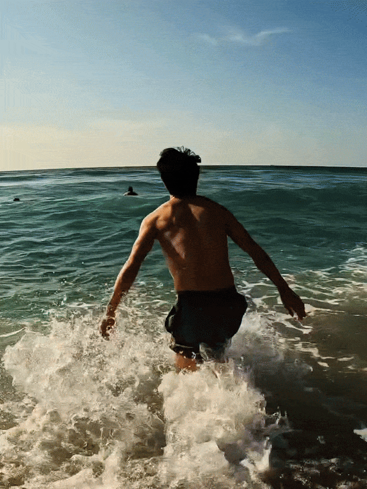 https://i4.imageban.ru/out/2025/08/04/7890f9a41dd7e4792a7d46dde8aadb5e.gif