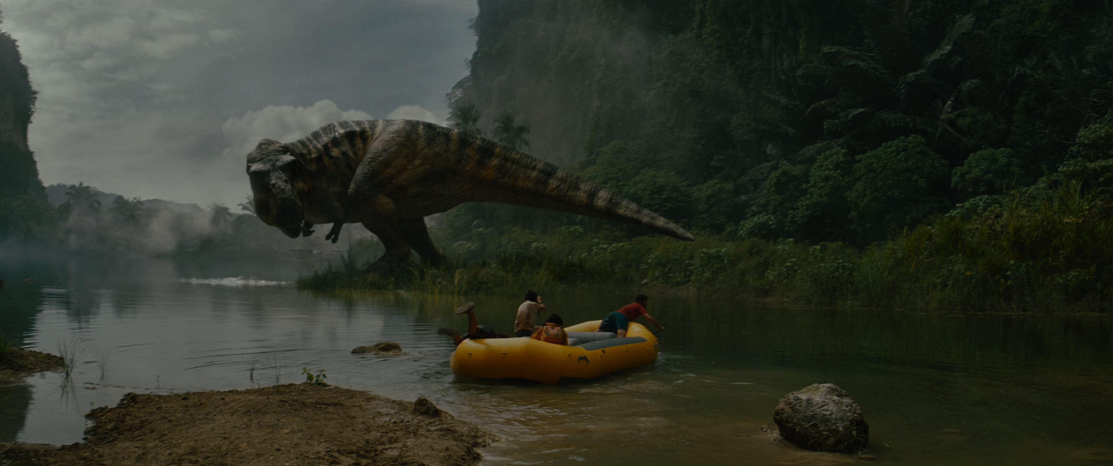 Jurassic World Rebirth (2025) BDRip 2160p-NVENC 10 bit [HDR].mkv_snapshot_01.24.37.085.jpg