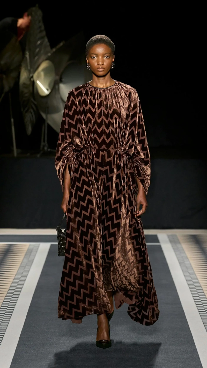 1737983092-1737975053-lanvin-collezione-uomo-donna-autunno-inverno-2025-2026-sfilata-foto-look32.webp