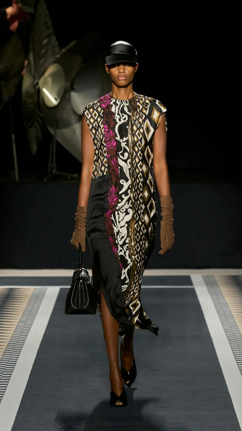 1737982962-1737975047-lanvin-collezione-uomo-donna-autunno-inverno-2025-2026-sfilata-foto-look5.webp