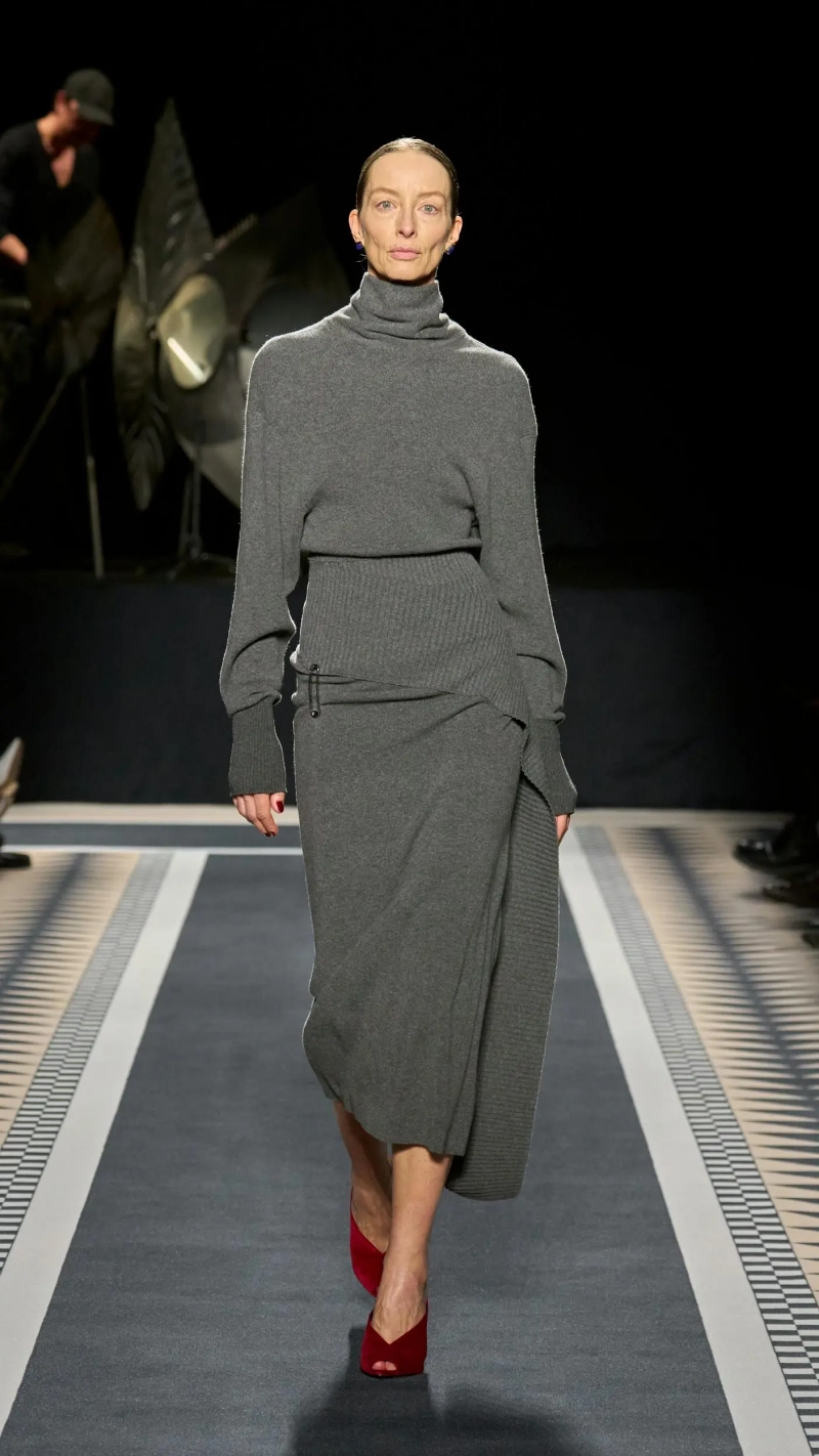 1737983011-1737975049-lanvin-collezione-uomo-donna-autunno-inverno-2025-2026-sfilata-foto-look26.webp