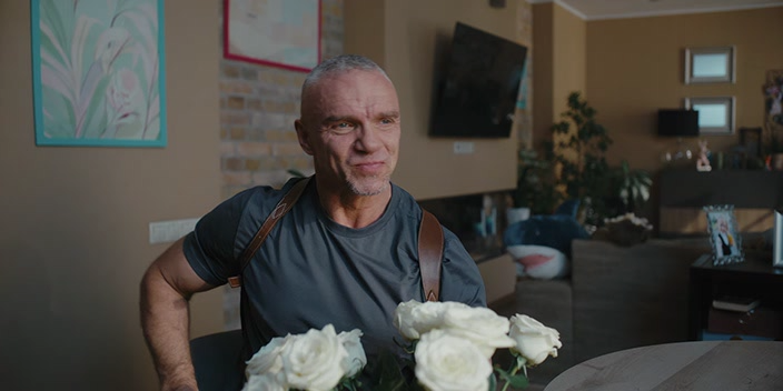 S01.E01.Neyrovasya.avi_snapshot_09.04.png