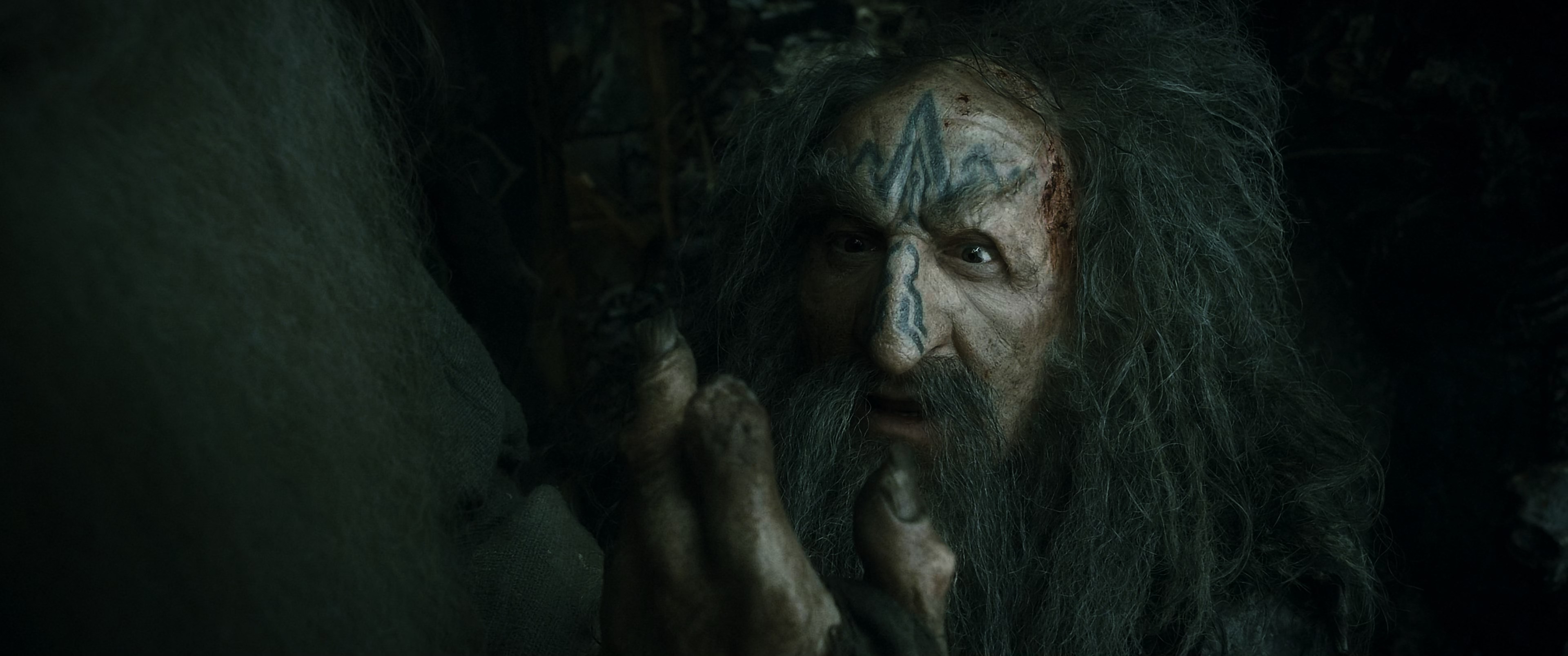 The Hobbit The Desolation of Smaug (2013) BDRip 2160p-NVENC 10 bit [HDR].mkv_snapshot_01.58.07.080.jpg
