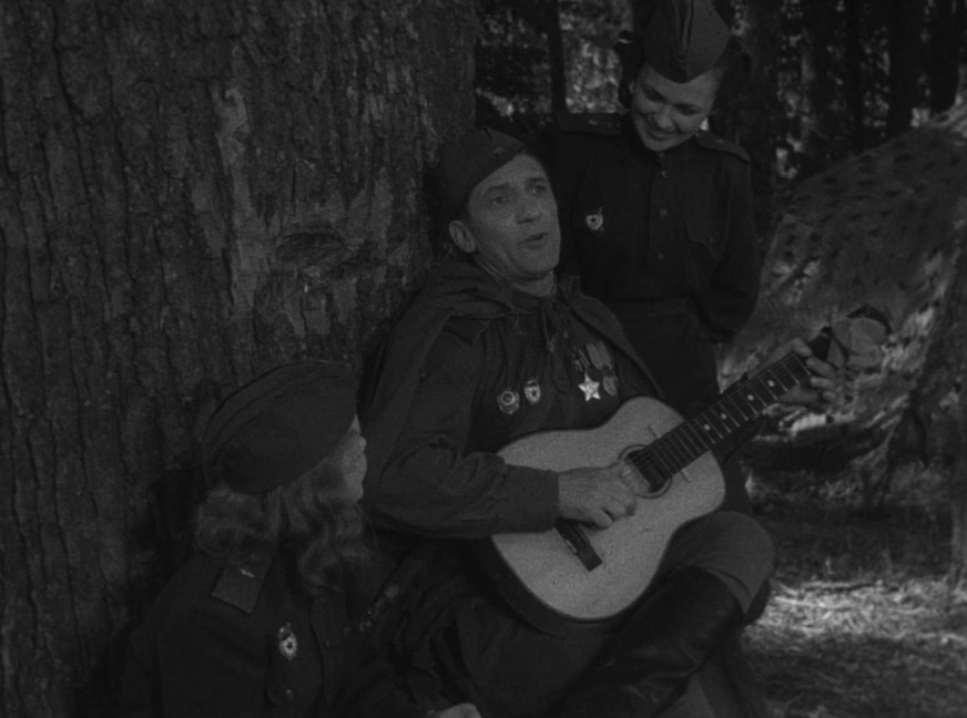 Звезда (1949) WEB-DLRip-AVC_ivanes.mkv_20251123_213909.633.png