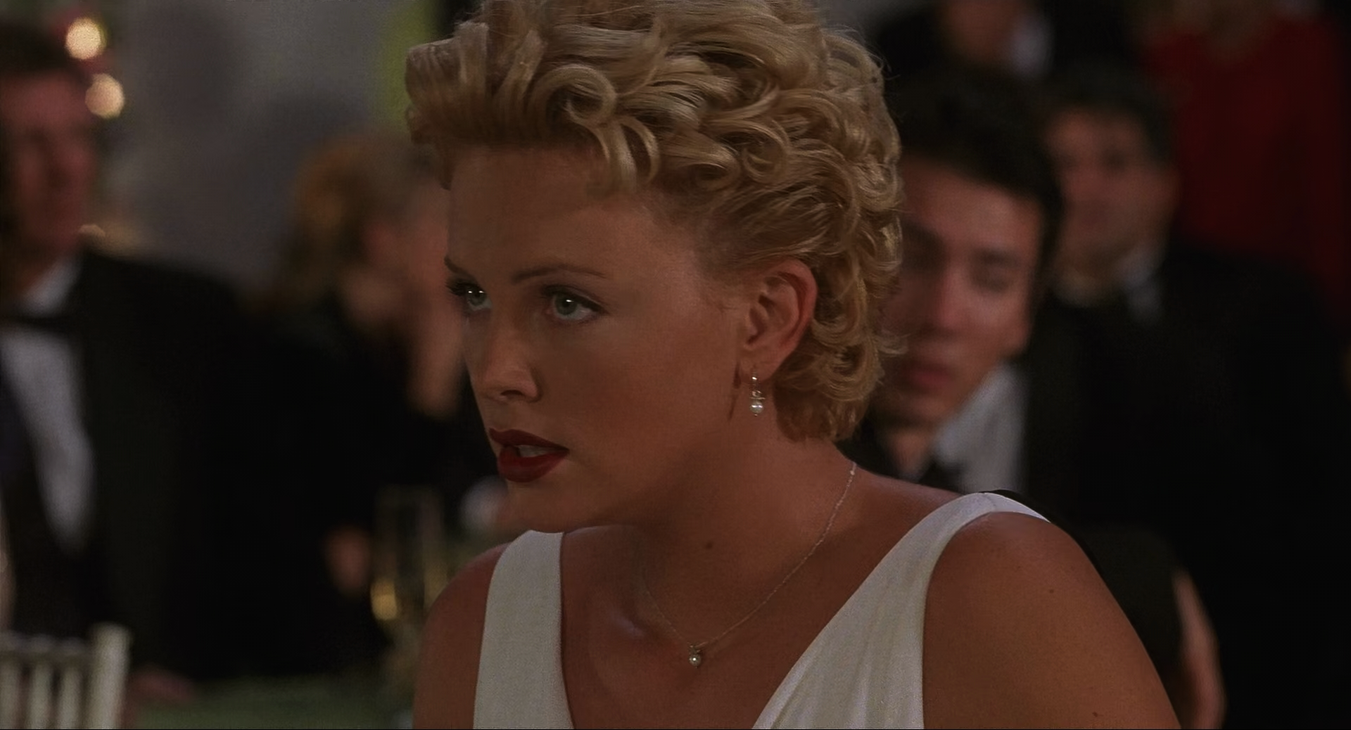 Могучий Джо Янг (1998) (AV1).mkv_010742.600.png