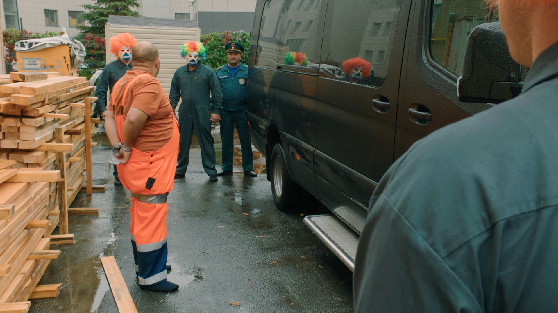 Mama.budet.protiv.S03.E01.2025.WEB-DL.1080p.mkv_snapshot_18.30.png