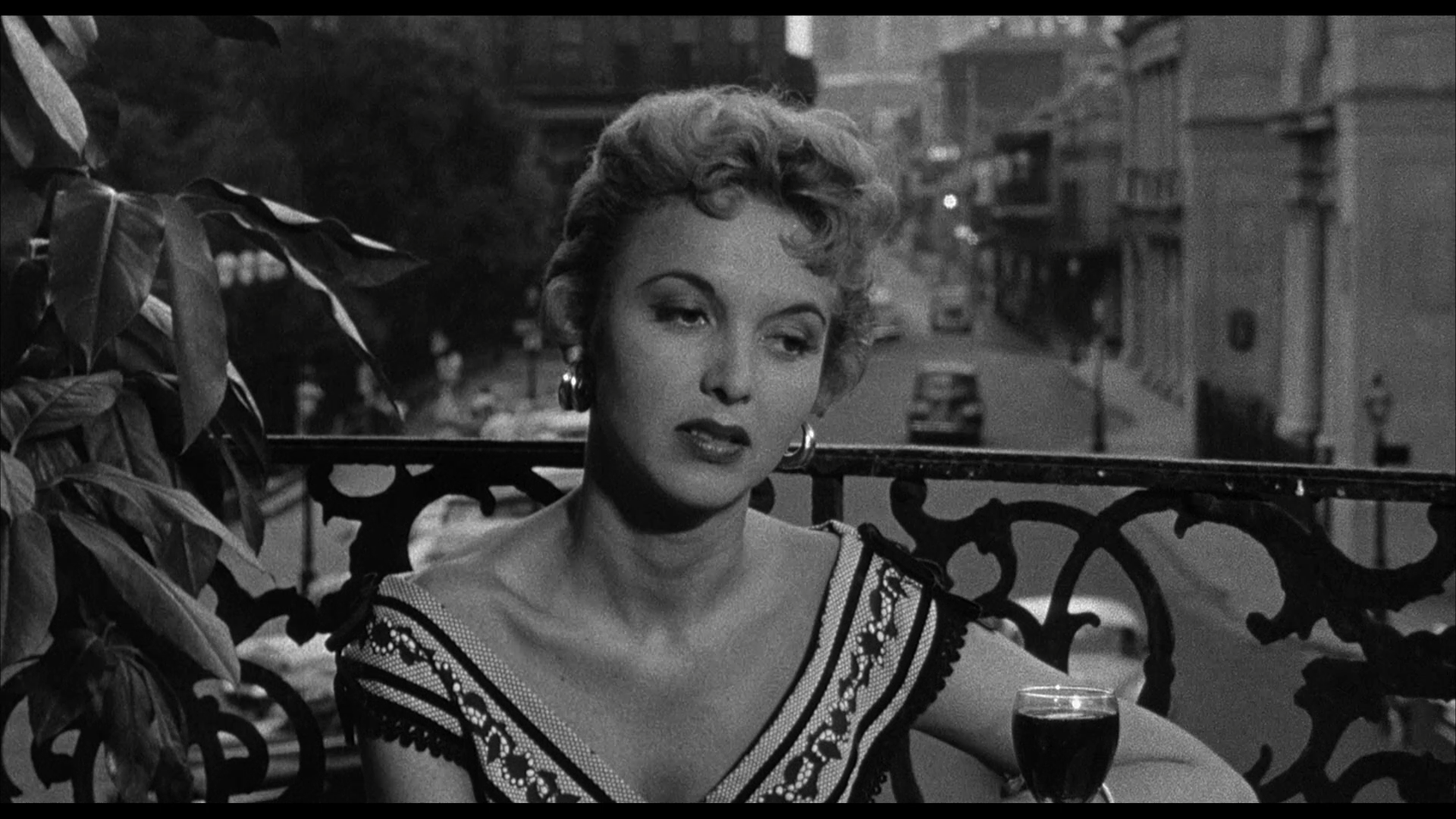 New.Orleans.Uncensored.1955.BDRemux.1080p.mkv_snapshot_00.32.58.218.png