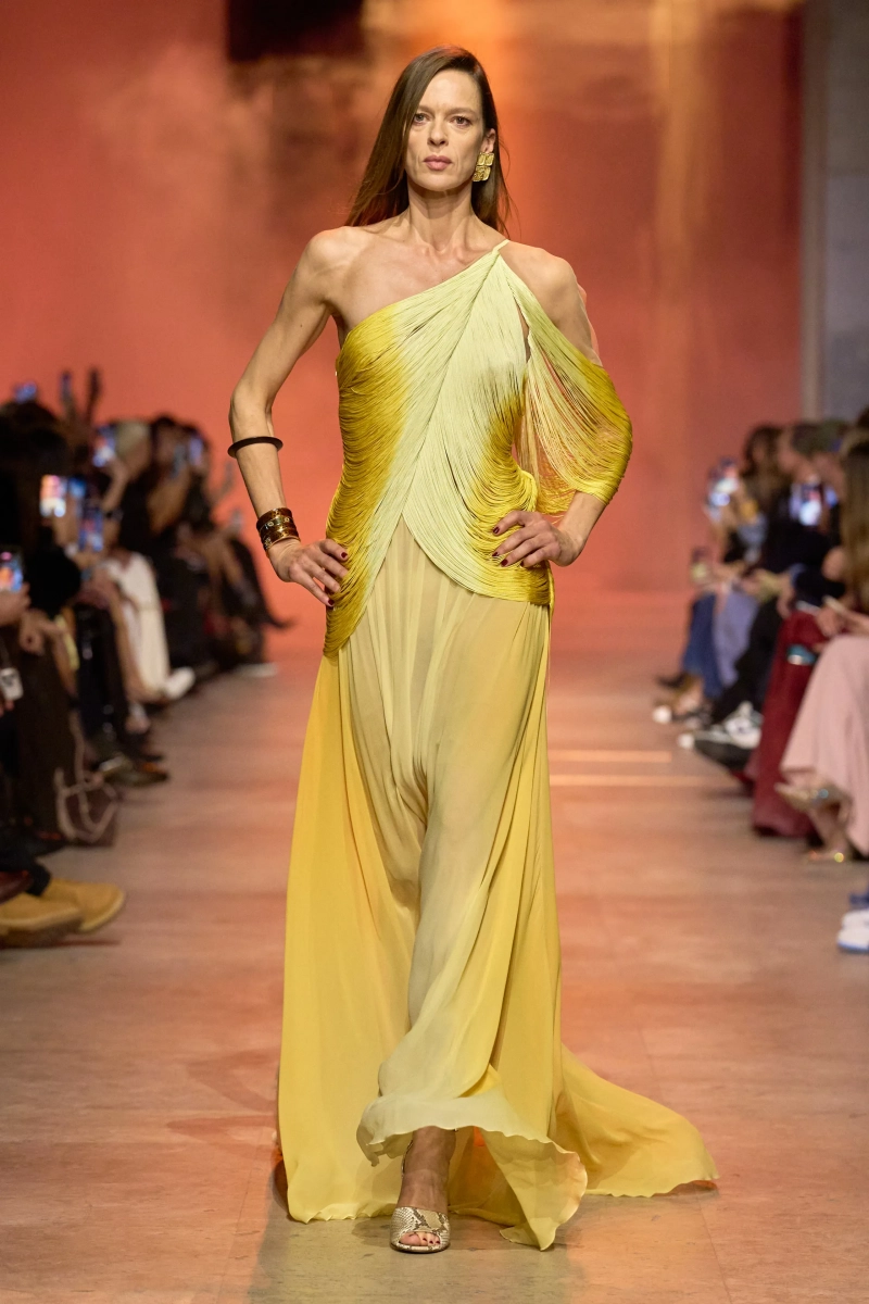 00054-elie-saab-spring-2026-ready-to-wear-credit-gorunway.webp