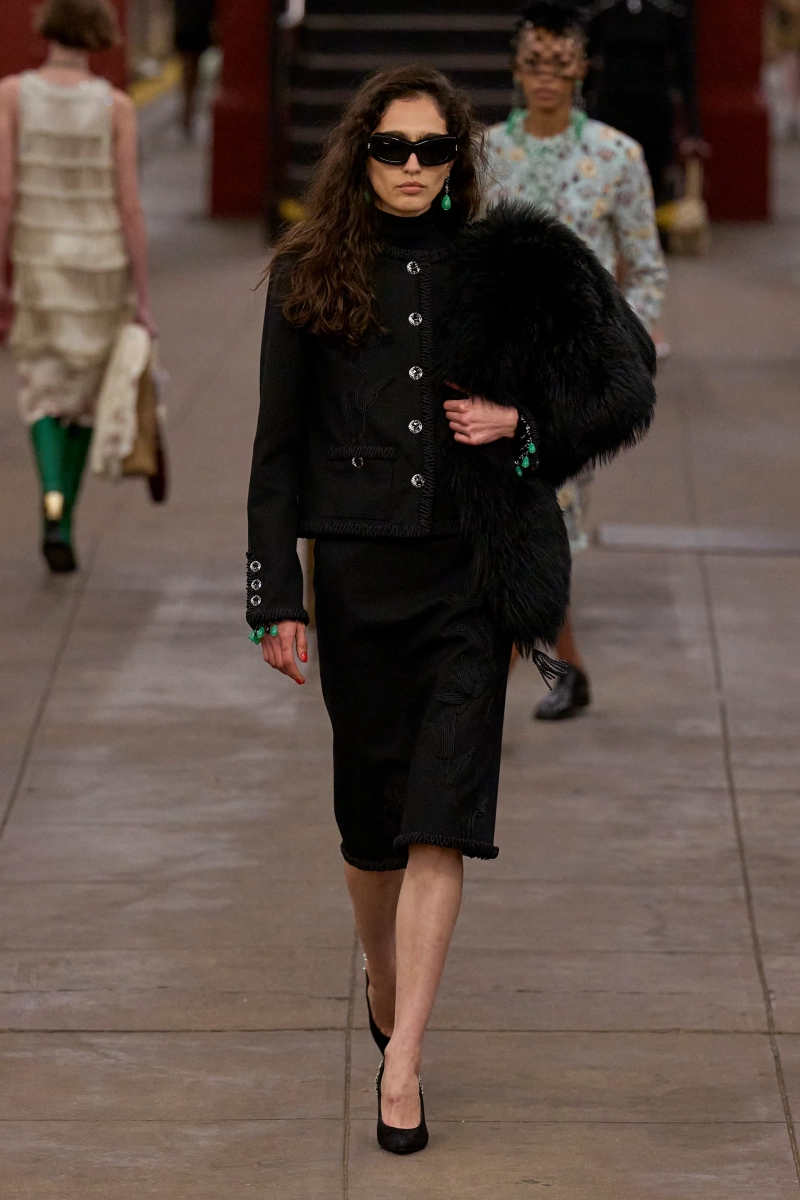 00062-chanel-pre-fall-2026-credit-gorunway.webp
