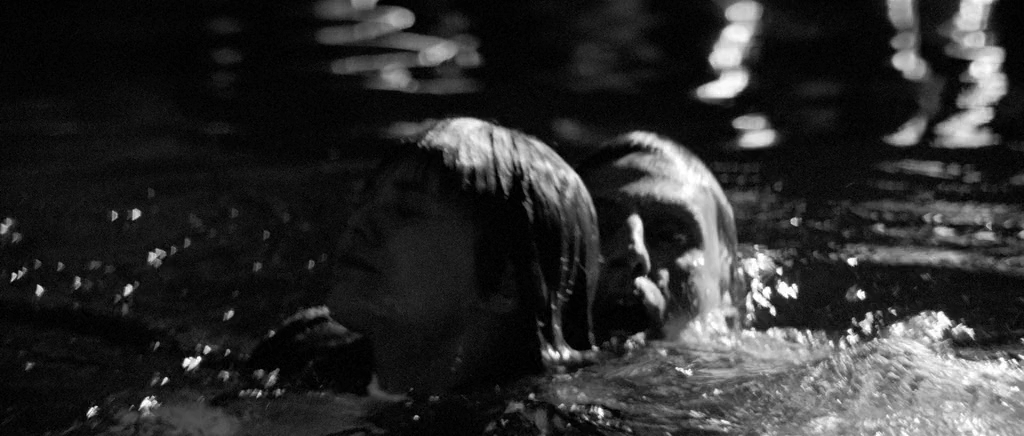 Девушка на мосту.1999.BDRip AVC msltel.mkv_snapshot_00.13.51.848.jpg