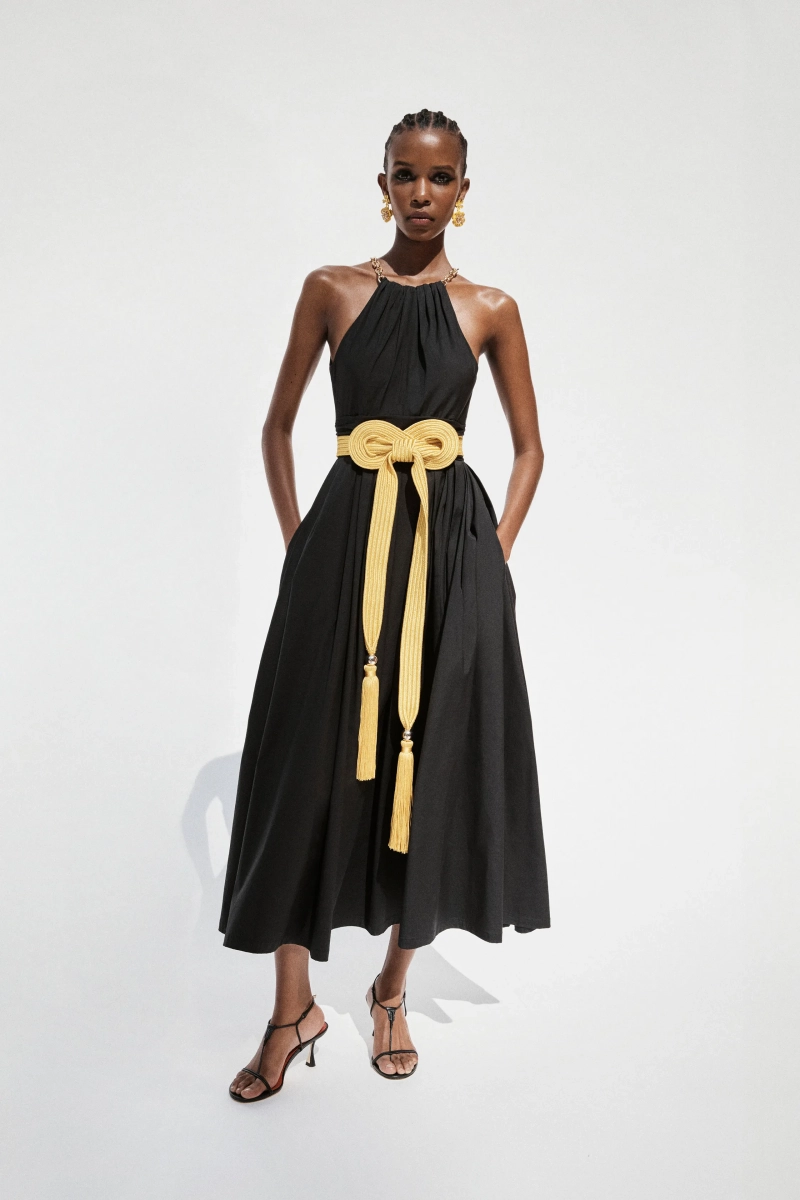00010-carolina-herrera-resort-2026-credit-brand.webp