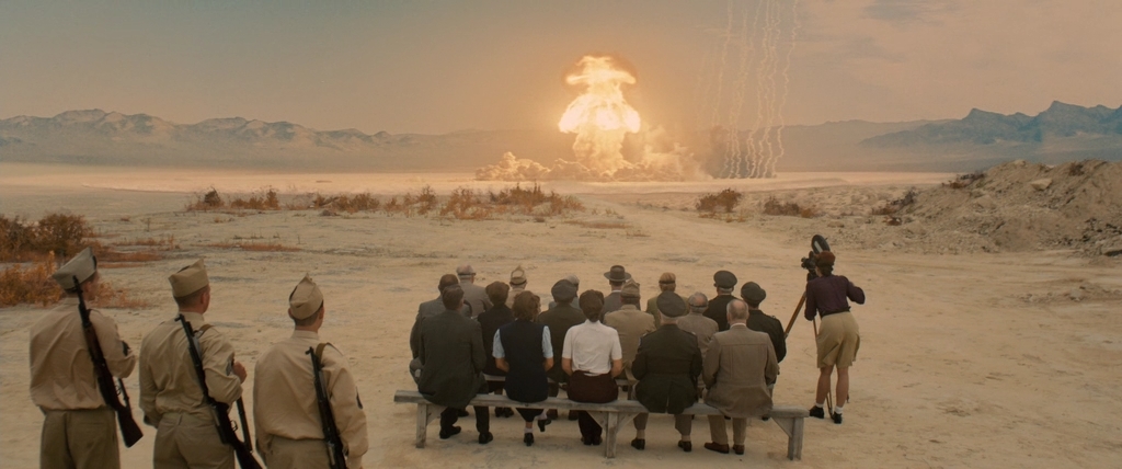 Столетний старик, который вылез в окно и исчез.2013.BDRip AVC msltel.mkv_snapshot_00.49.04.685.jpg