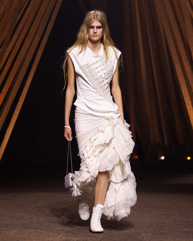 mcqueen-spring-26-r-ctsy-016_7c8205.jpeg