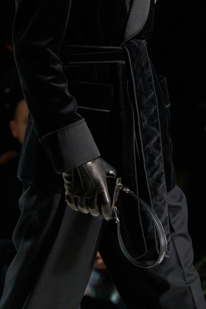 00051-dolce-and-gabbana-fall-2026-menswear-details-credit-gorunway.webp