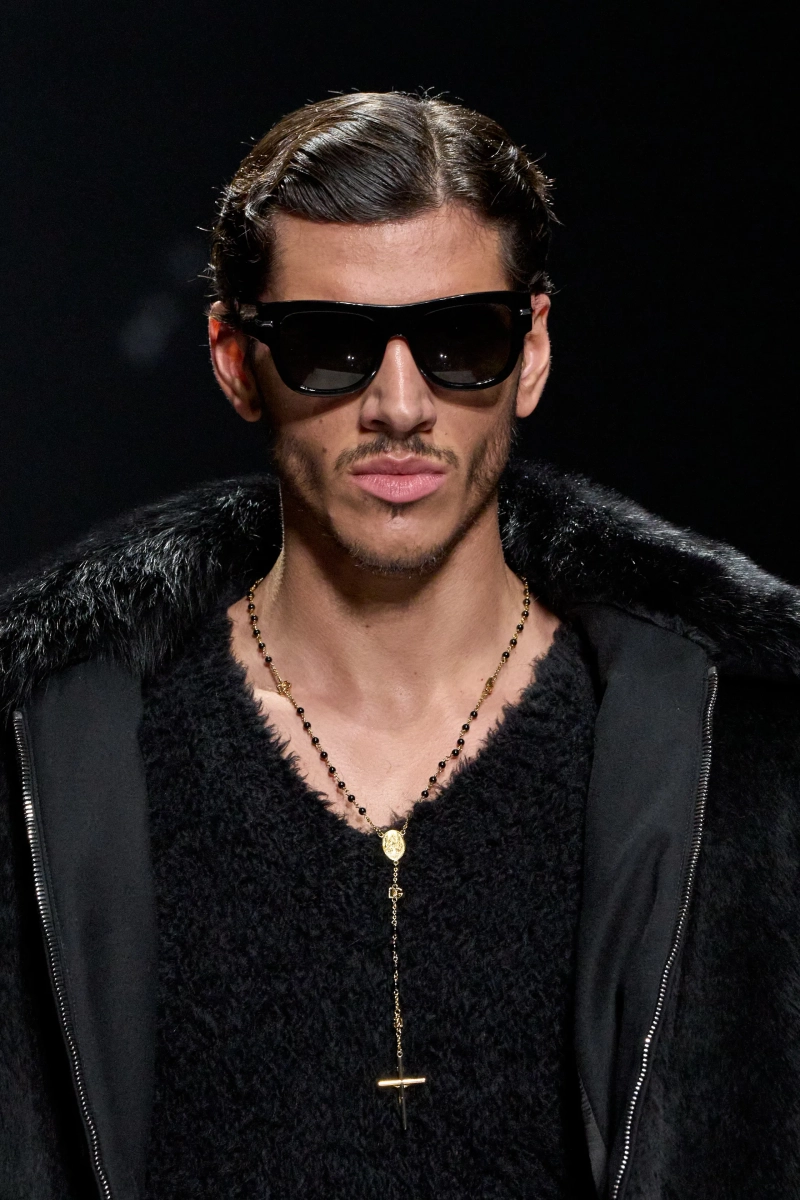 00030-dolce-and-gabbana-fall-2026-menswear-details-credit-gorunway.webp