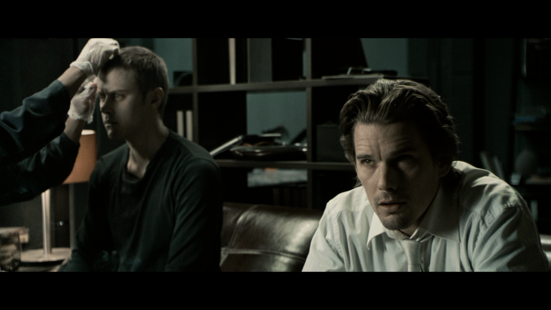 Daybreakers.2009.Umbrella.Entertainment.BDRemux.1080p.mkv_20260117_124911.126.png