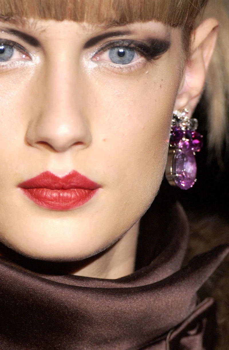 valentino-fall-2003-couture-details-00140h-eva-riccobono.webp