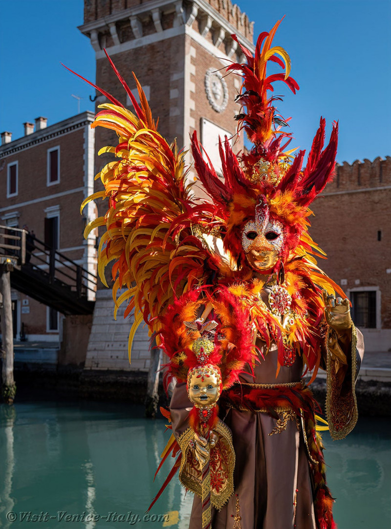venice-carnival-mask-costume-arsenal-327.jpg