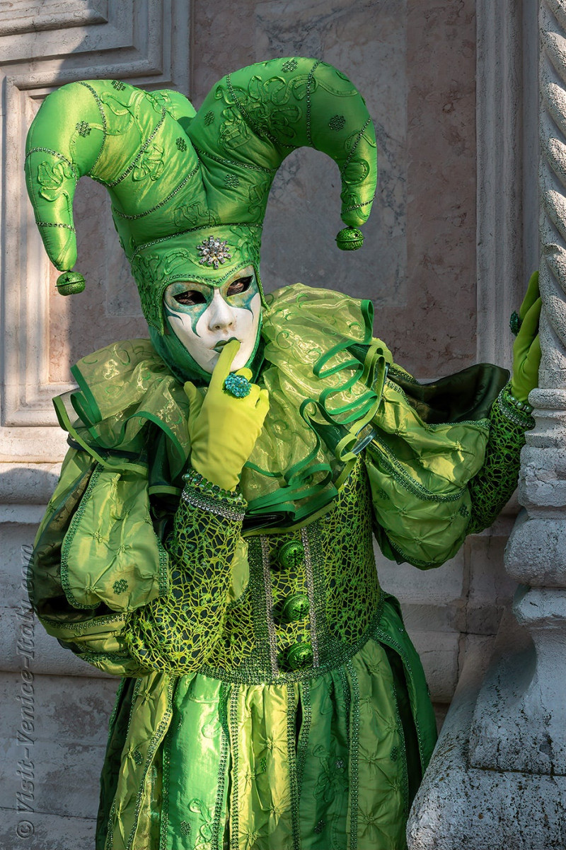 carnival-venice-2024-costume-masks-195.jpg