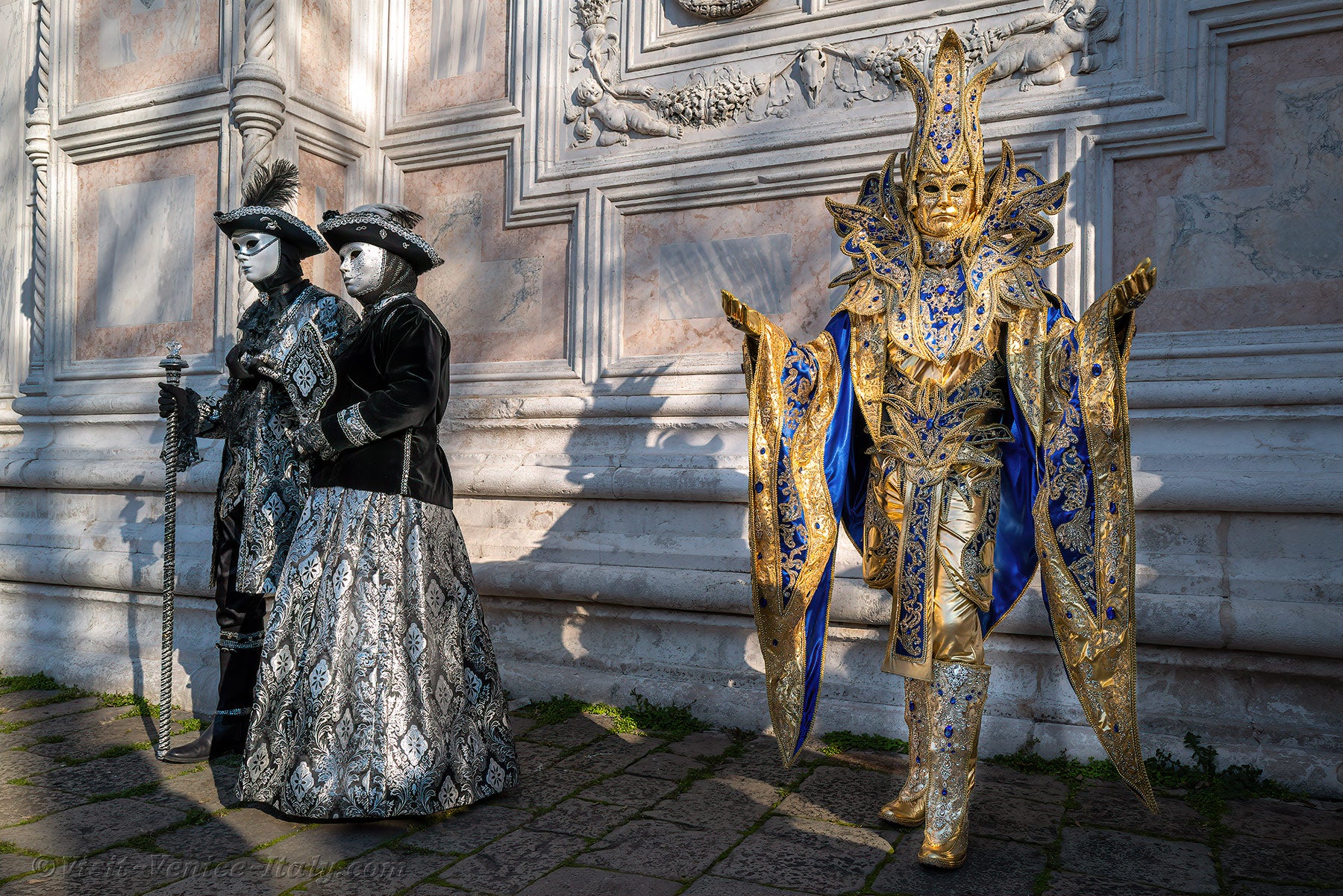 carnival-venice-2024-costume-masks-001.jpg