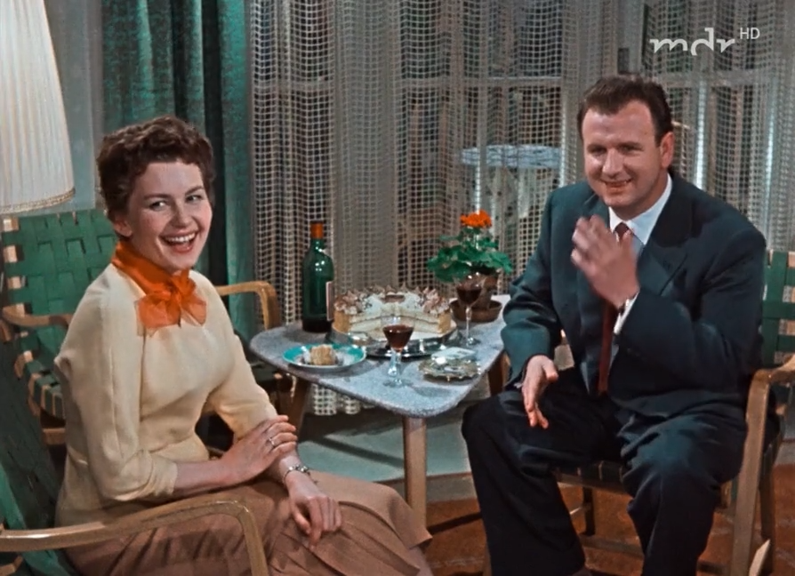 Meine Frau macht Musik (1958)_RU_DE_Grampy.mkv_snapshot_00.11.11.410.png