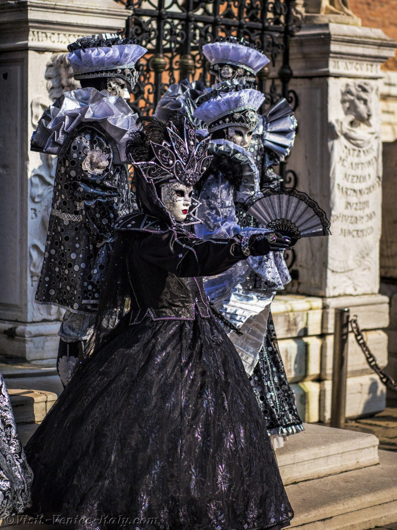 venice-carnival-mask-costume-0489.jpg