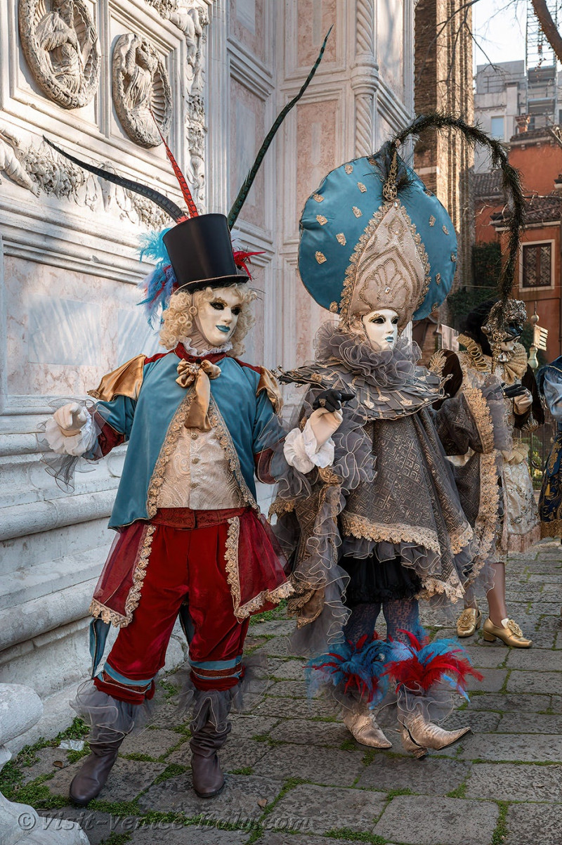 carnival-venice-2024-costume-masks-123.jpg