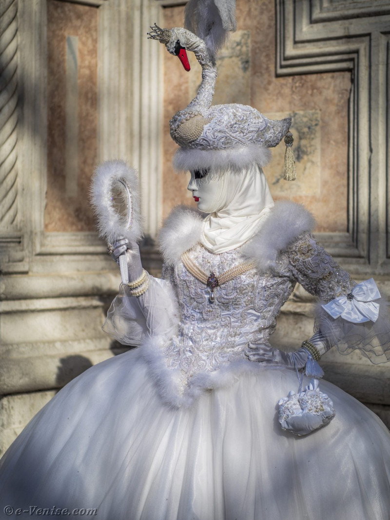 venice-carnival-mask-costume-0620.jpg