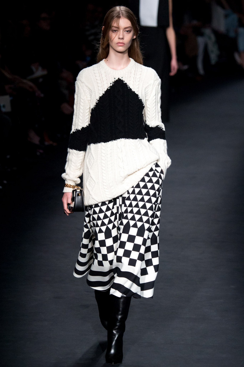005-valentino.jpg