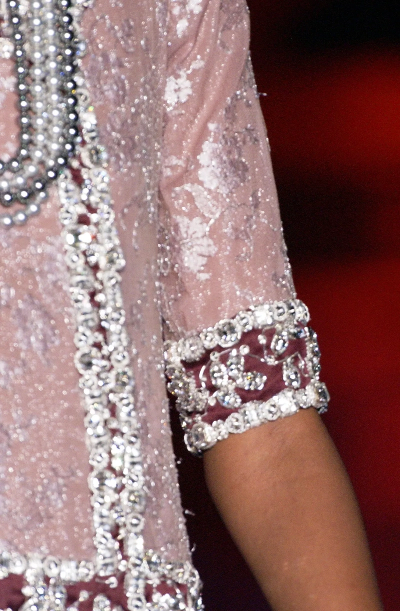 valentino-spring-2003-couture-details-00290h.webp
