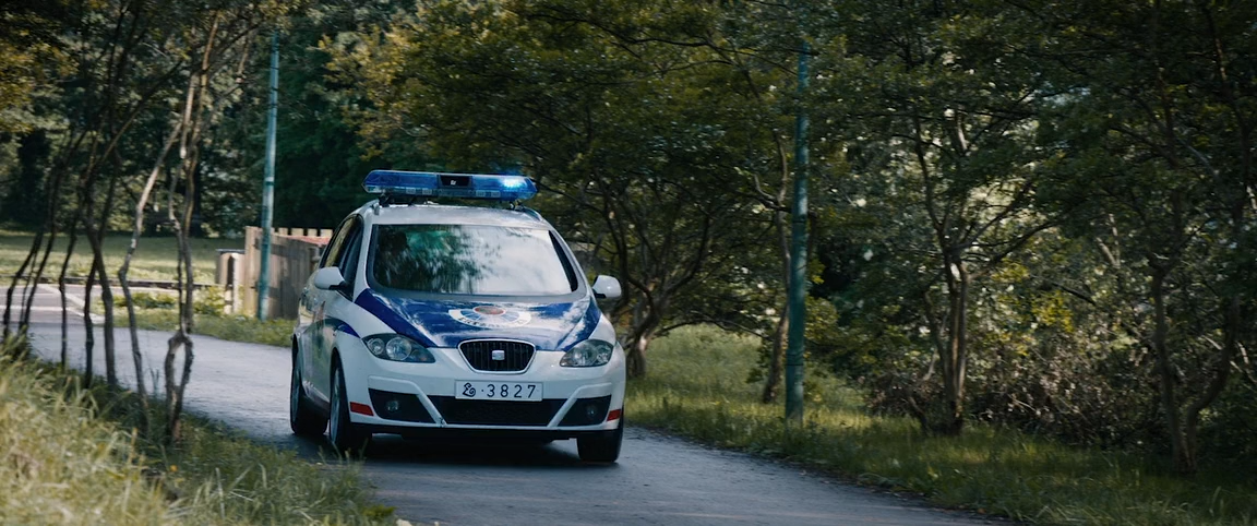 Джентльмен (2025) HDRip-AVC_ivanes.mkv_snapshot_01.21.54.076.png