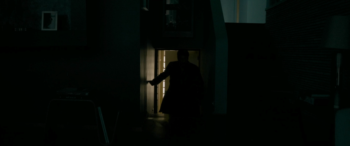 Озеро страха. Присутствие (2022) WEB-DLRip-AVC_ivanes.mkv_20260210_053734.536.png