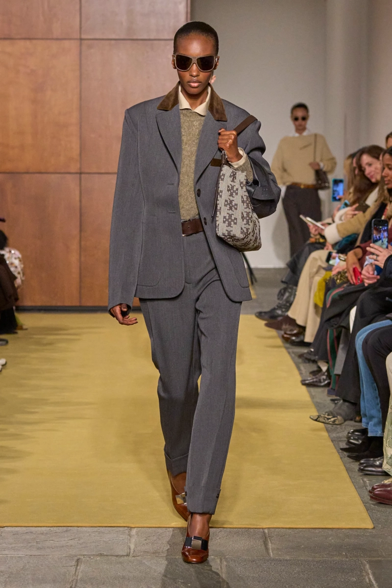 00017-tory-burch-fall-2026-ready-to-wear-credit-gorunway.webp