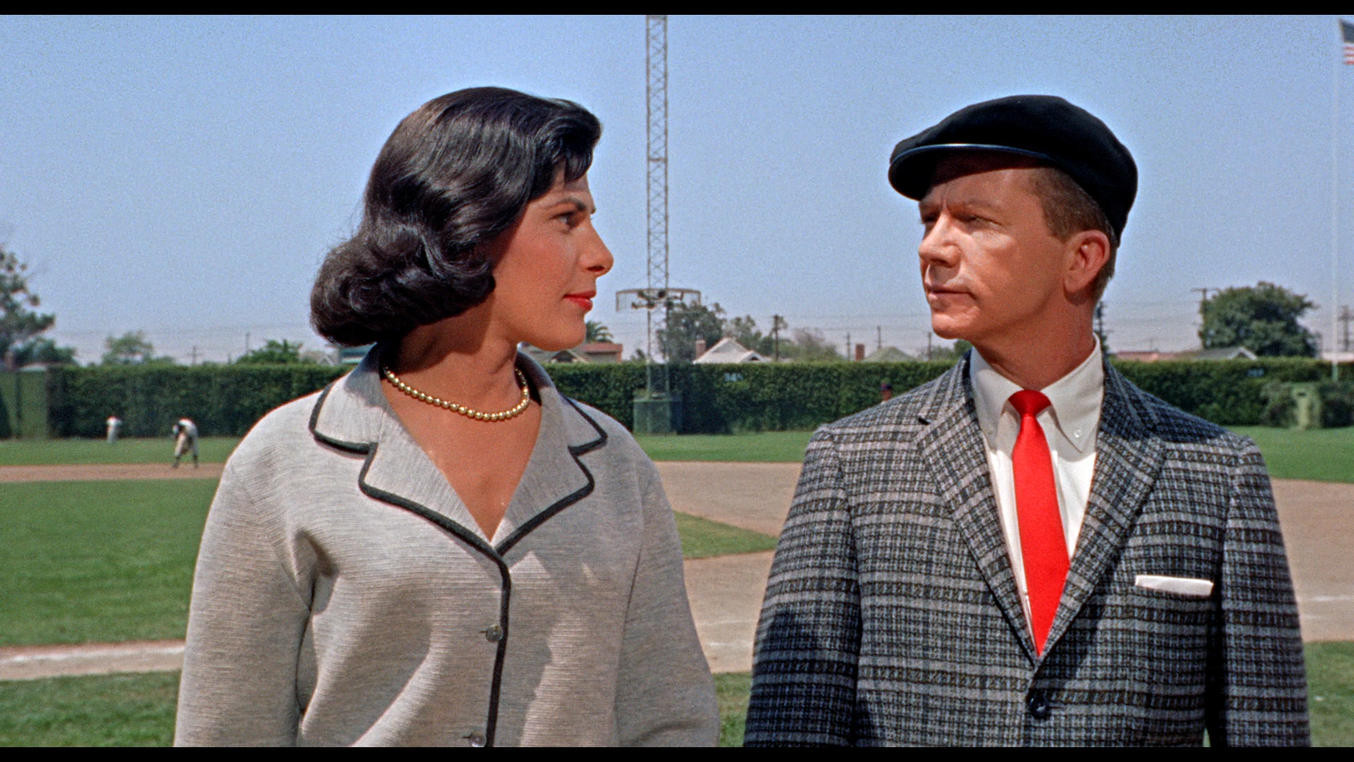 Damn.Yankees.1958.BDRemux.1080p.mkv_snapshot_00.25.31.397.png