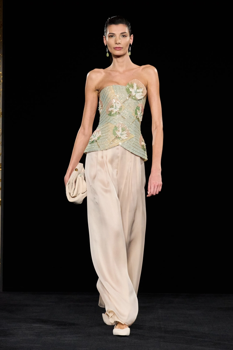 00020-armani-prive-spring-2026-couture-credit-gorunway.webp