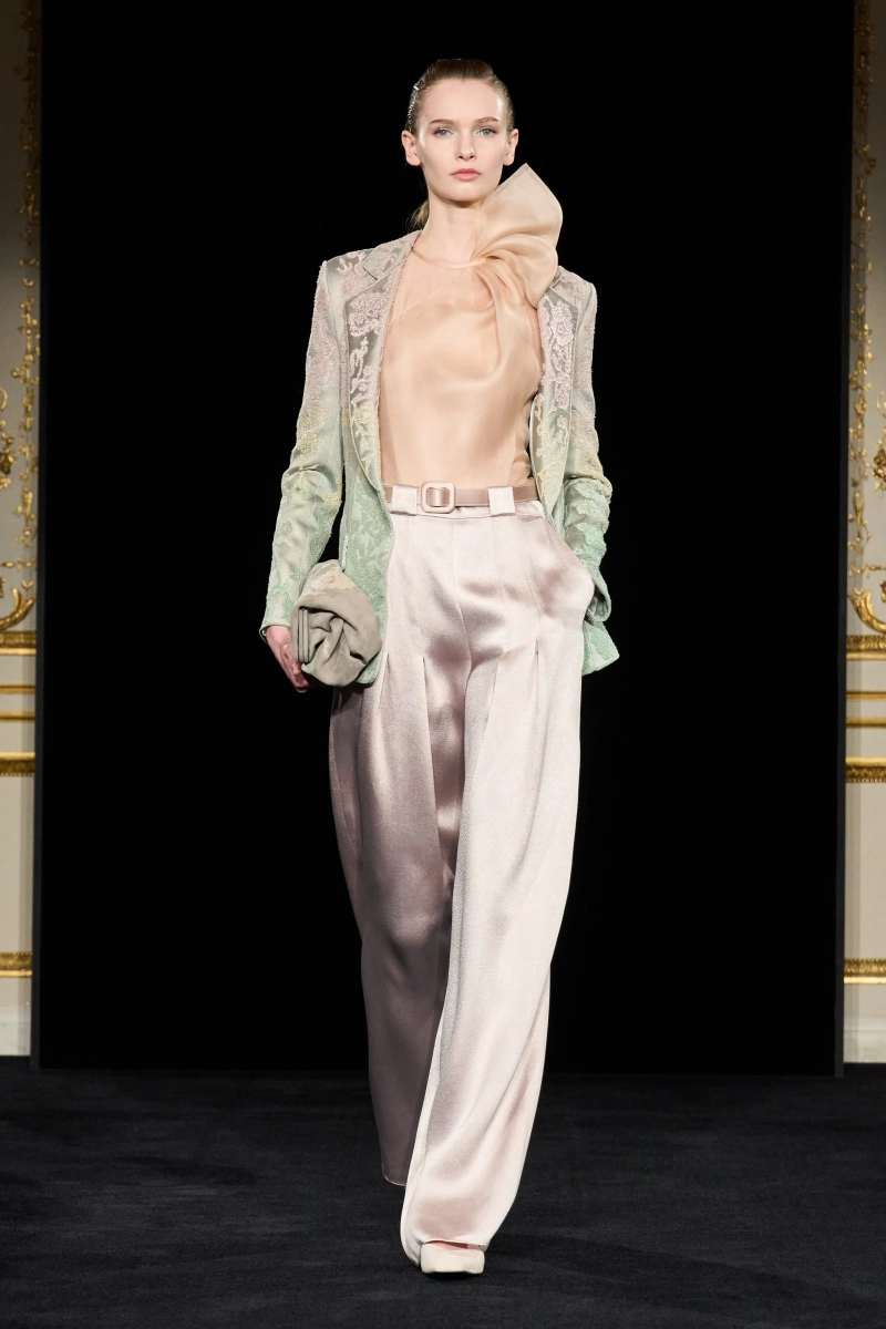 00025-armani-prive-spring-2026-couture-credit-gorunway.webp