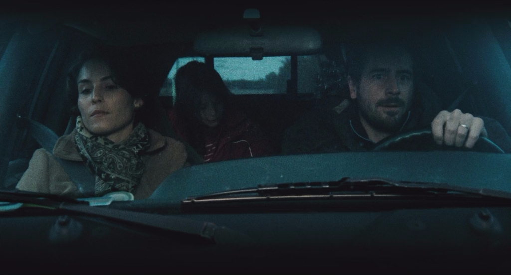 По ту сторону.2010.BDRip AVC msltel.mkv_snapshot_00.08.52.250.jpg