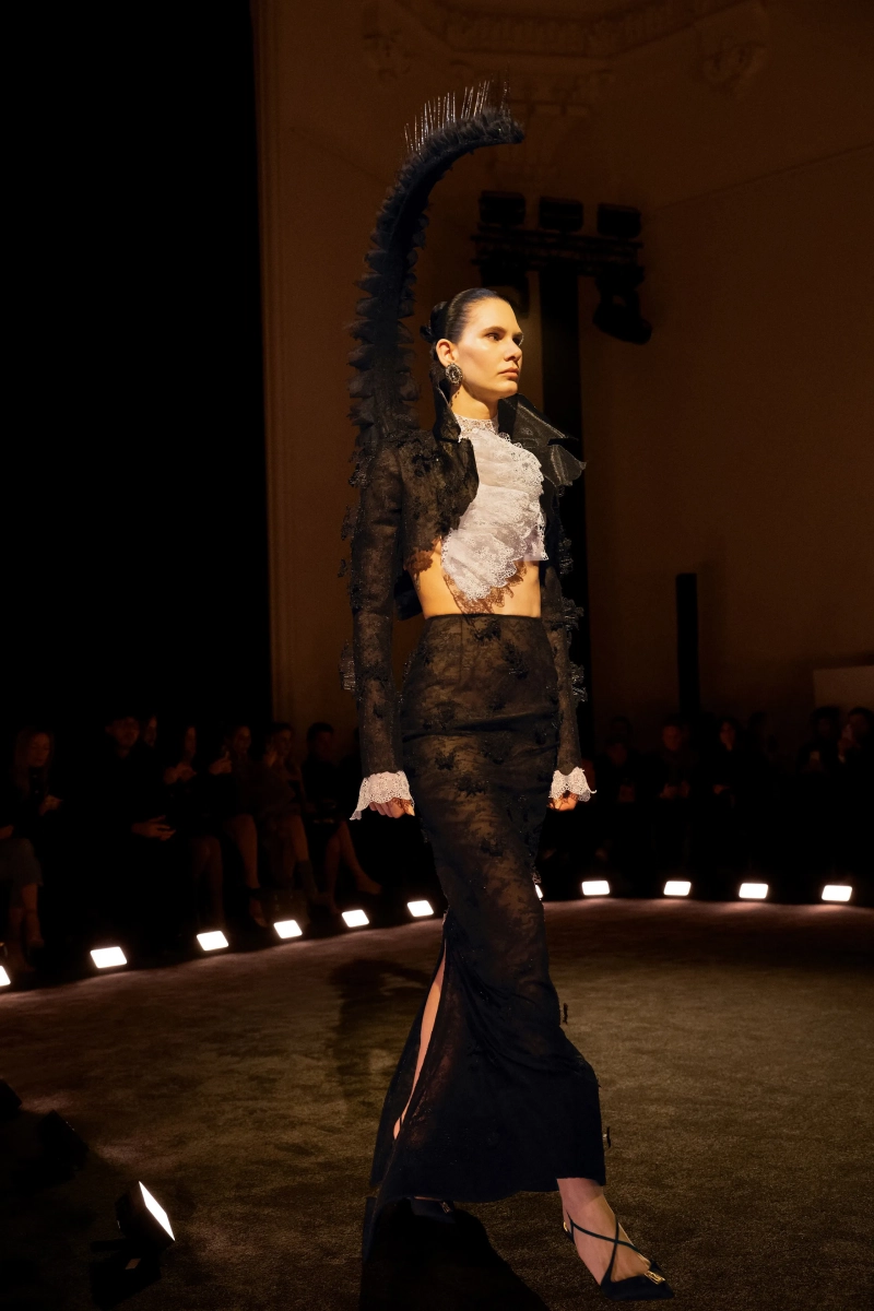 00009-schiaparelli-spring-2026-couture-credit-brand.webp