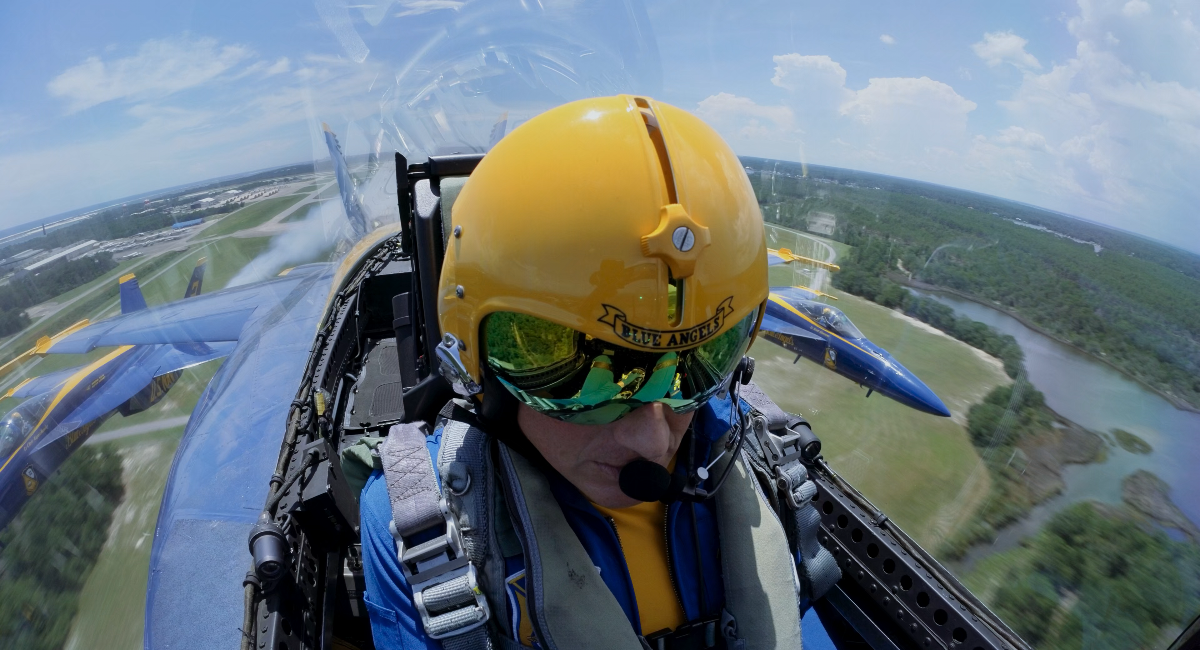 The Blue Angels (2024) 2160p WEB-DL H265.mkv_snapshot_00.07.18.000.png