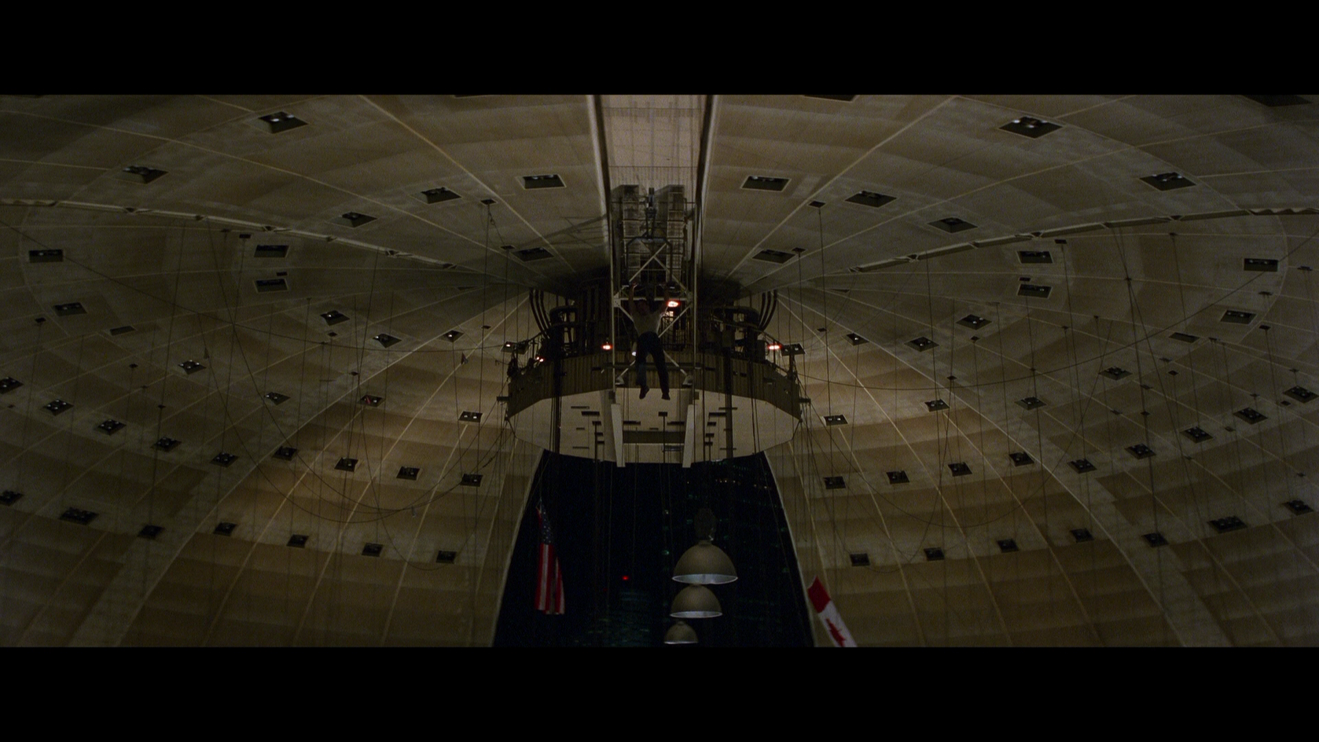 Sudden.Death.1995.Kino Lorber.BDRemux.1080p.mkv_20260307_112240.810.png