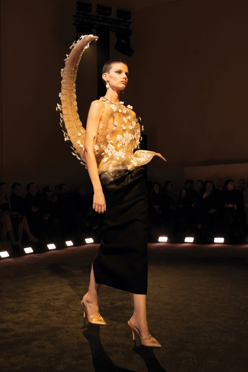 00010-schiaparelli-spring-2026-couture-credit-brand.webp