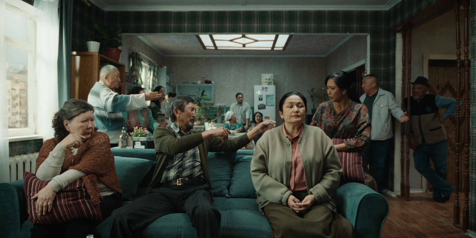 Ауру 2025 WEB-DL 1080p.mkv_snapshot_00.20.05.png