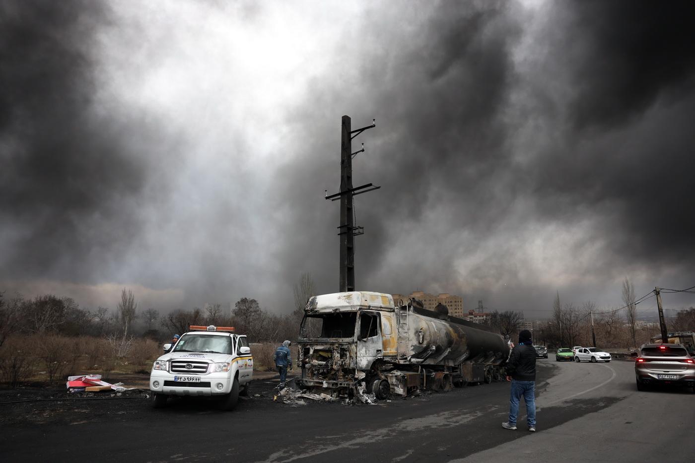 Цены на нефть превысили 110 долларов после закрытия Ормузского пролива