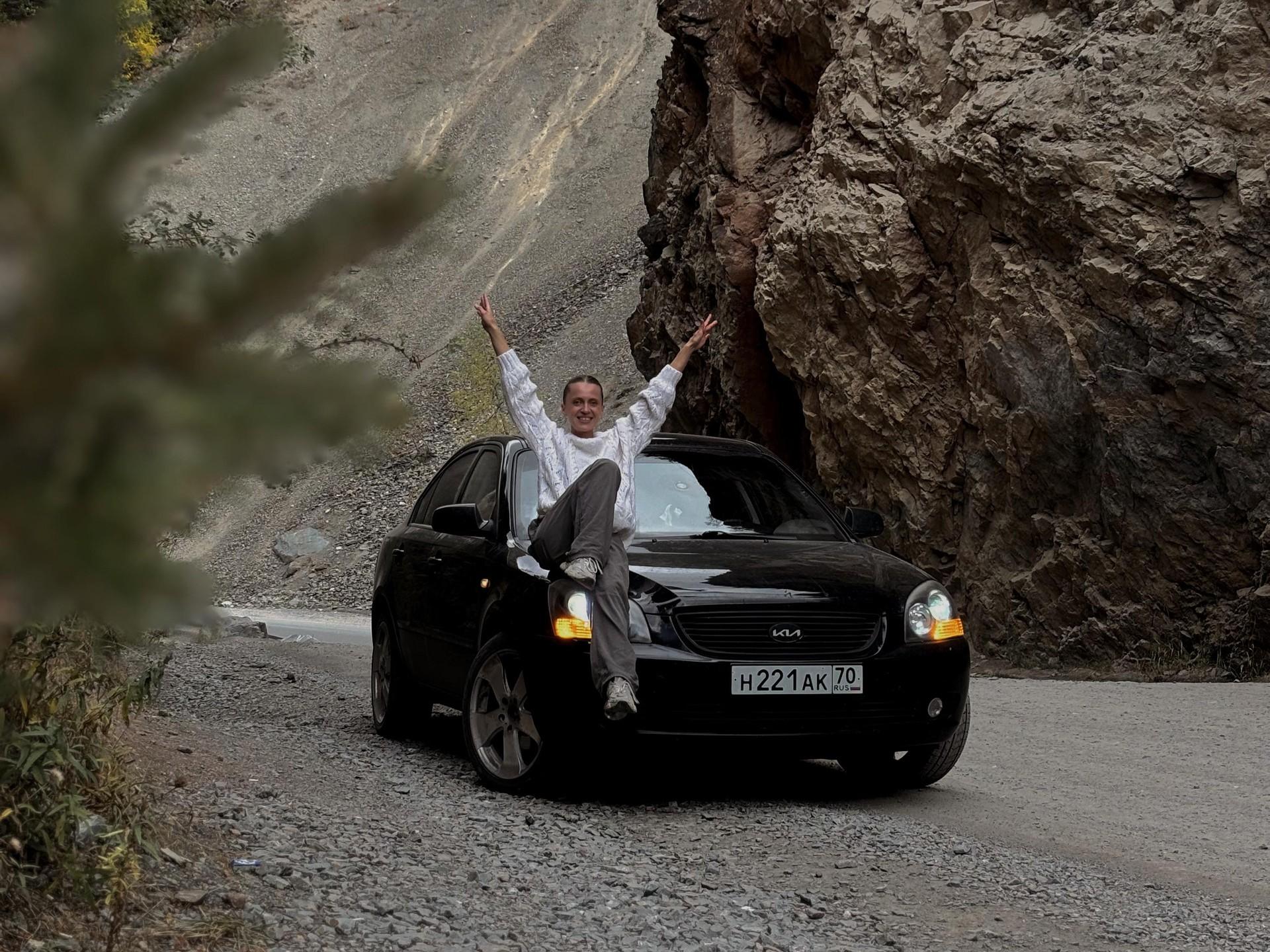 Томский мастер маникюра Ольга Никулина пять месяцев живёт в машине на Алтае