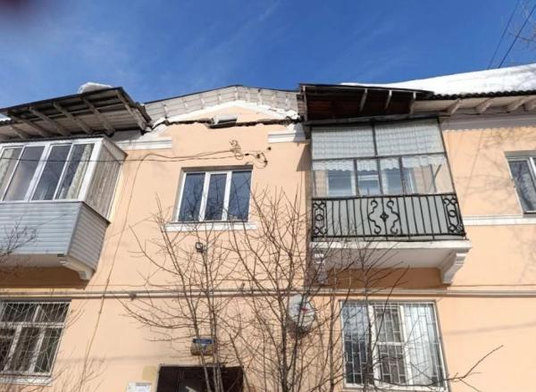 Обрушение крыши на Нефтяников: жителей эвакуировали, начаты проверки