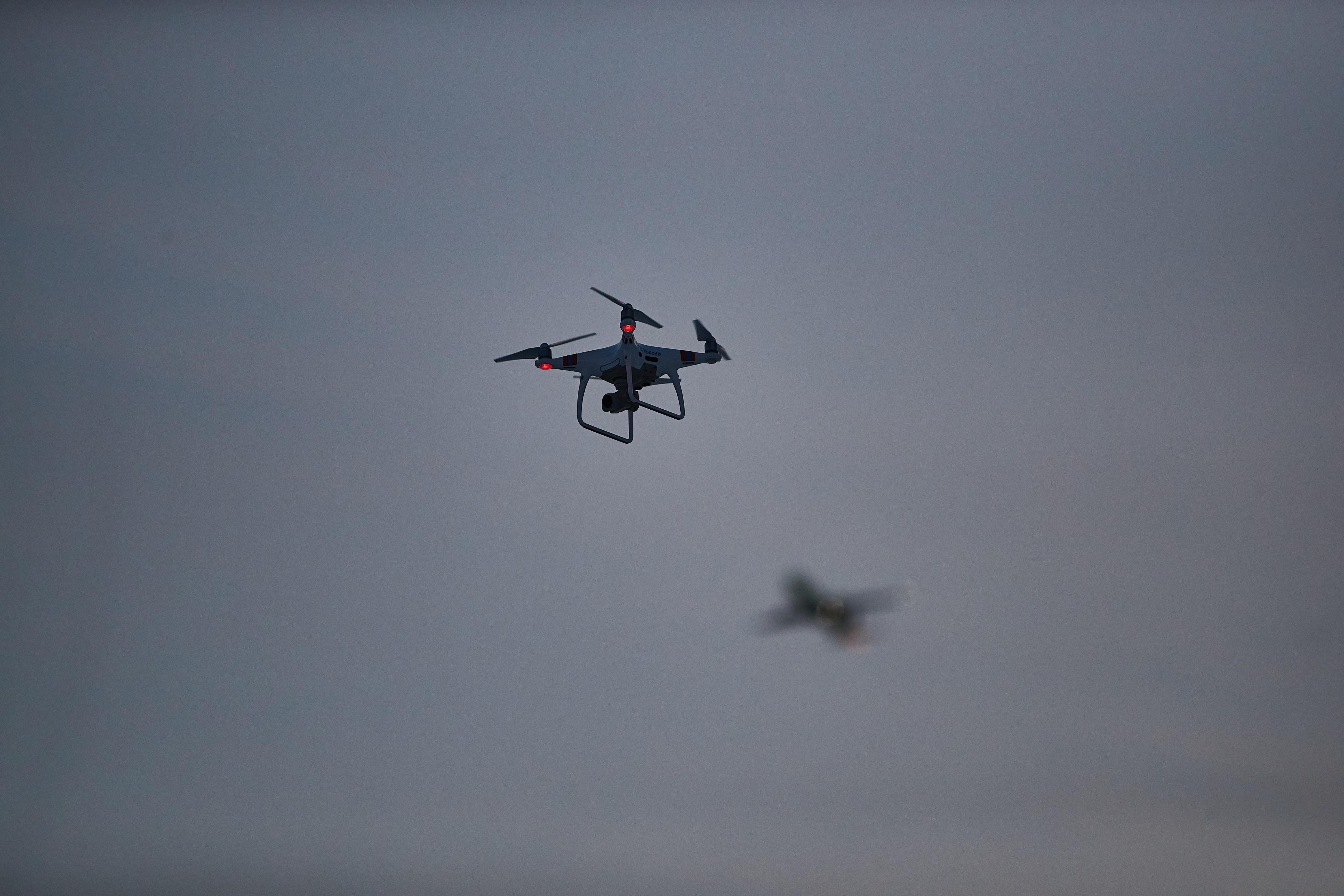 74 дрона сбили над Россией за утро, один ранен на предприятии в Брянской области