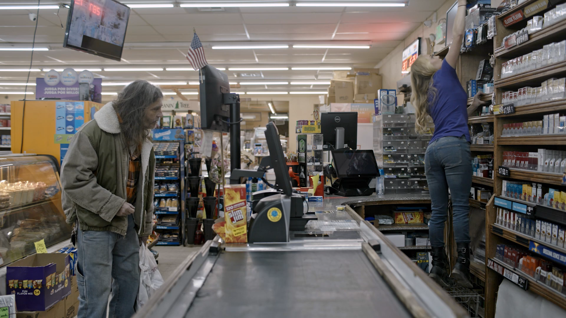 Double.Threat.2022.WEB.1080p.AMZN-ylnian.mkv_snapshot_00.02.29.357.png