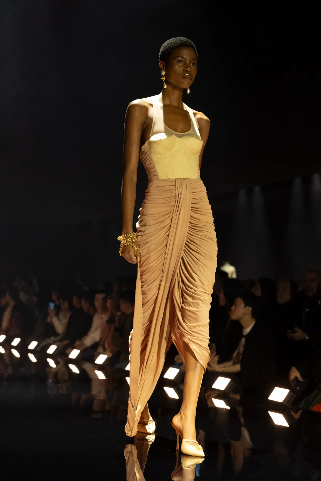 schiaparelli-fall-2026-rtw-pfw-r-ctsy-008.webp