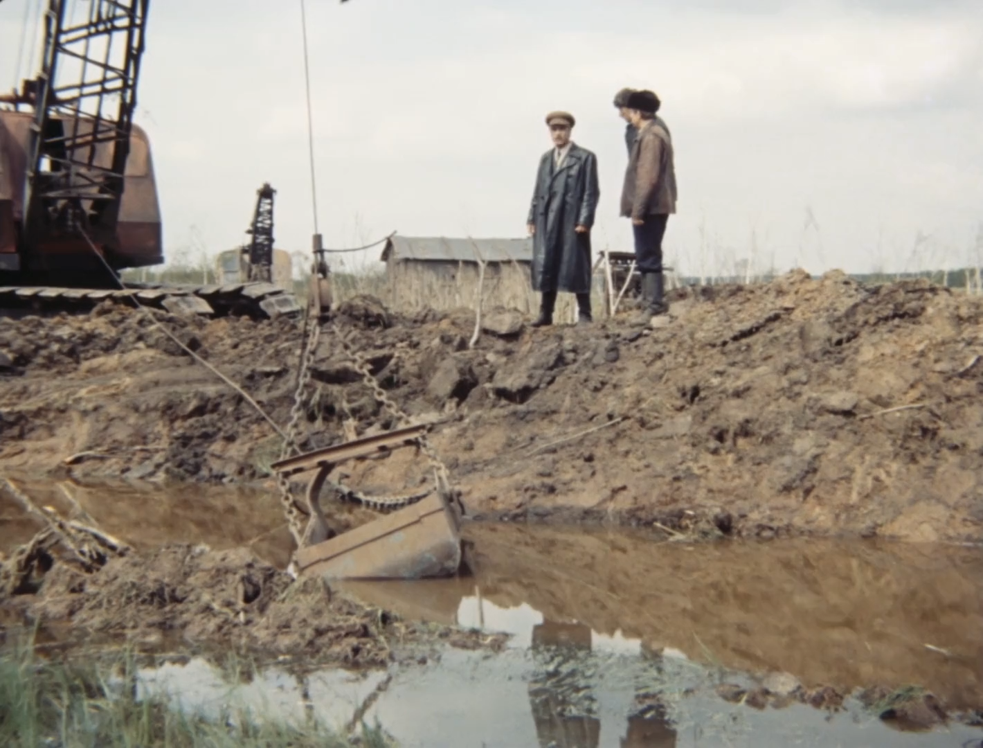 2.Третьего.не.дано.1981.WEB.1080p-ylnian .mkv_snapshot_00.07.04.000.png