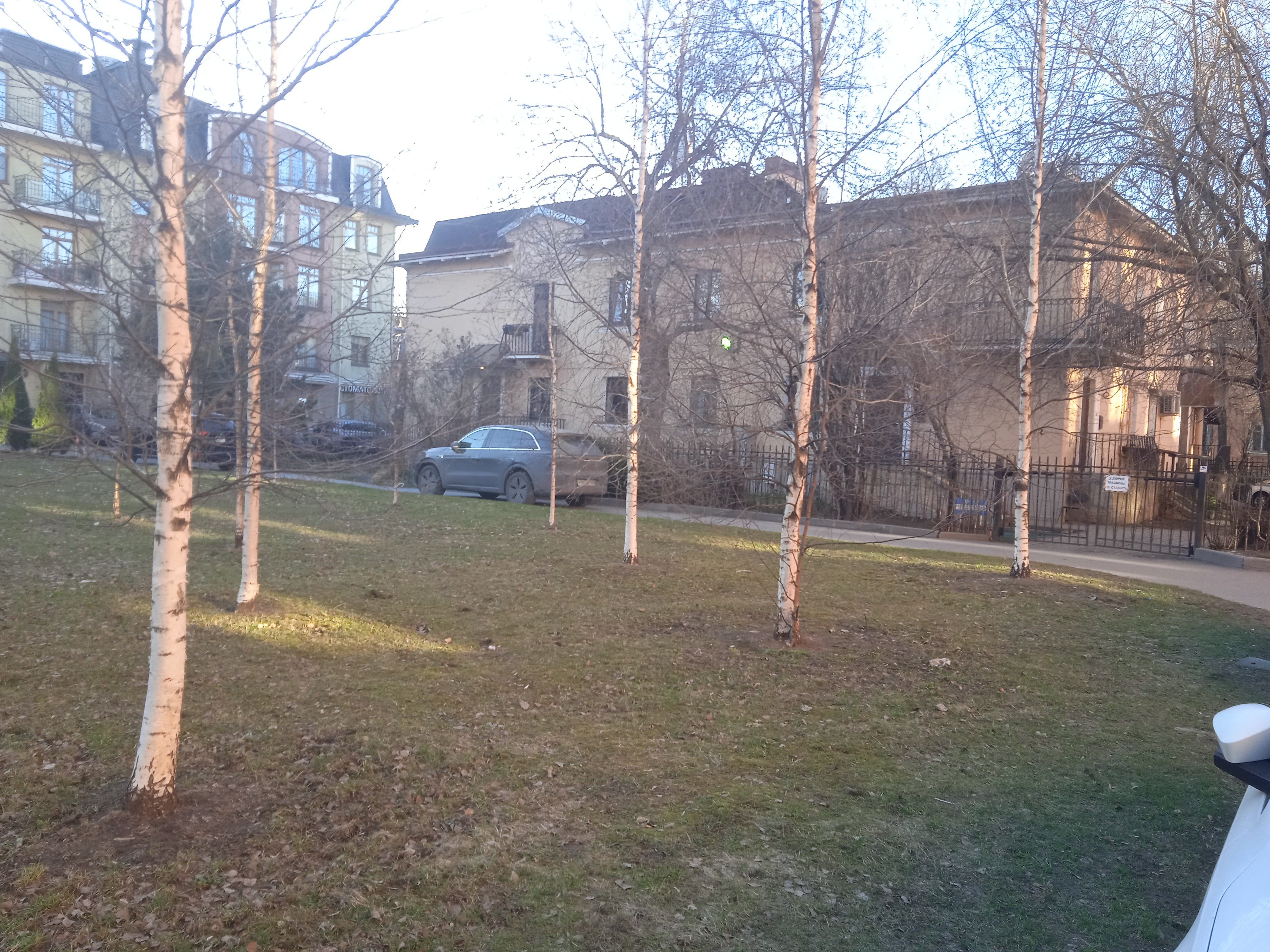 Дибуновская ул., 24